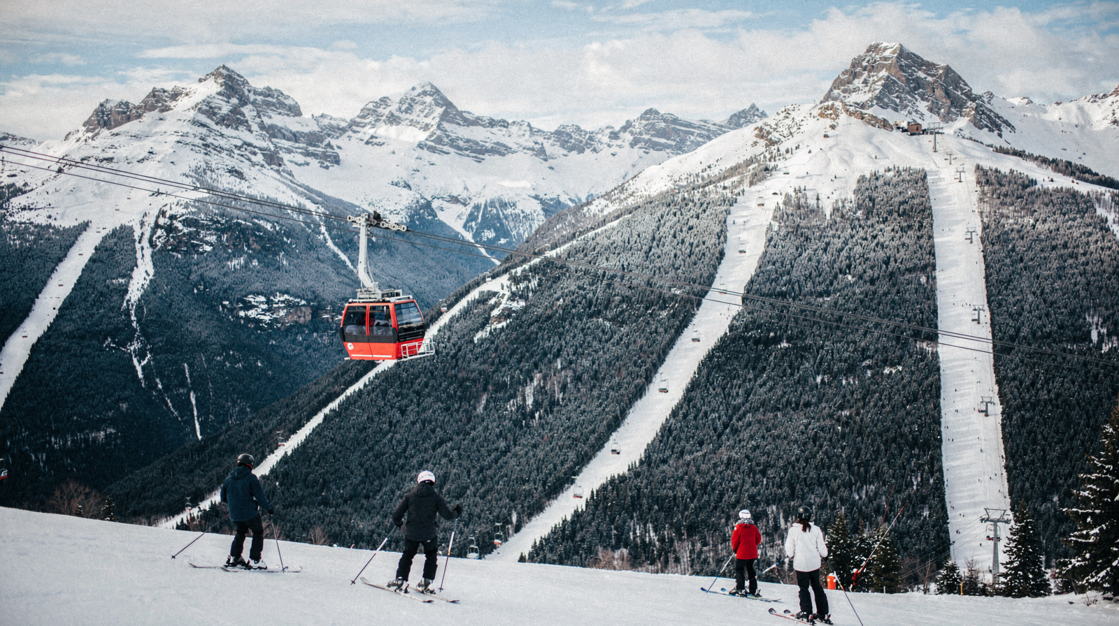 Whistler Mountain vs Blackcomb Mountain: Which Side Wins