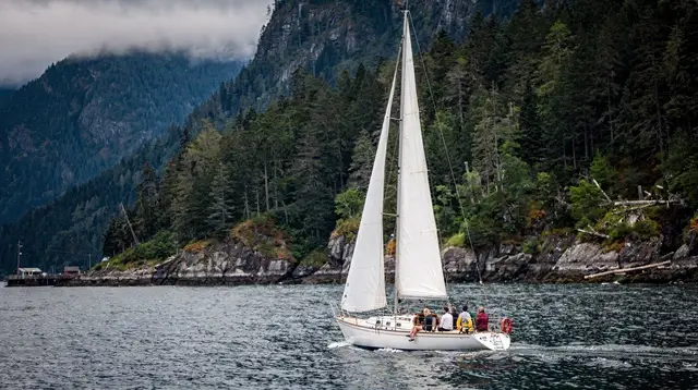 Boat tours sailing